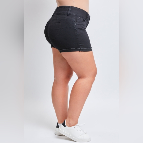NWT YMI Plus Size 18 WannaBettaButt Mid Rise Cuffed Short - Picture 2 of 6